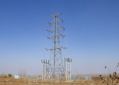 高力電気のパイロンは、4脚の鋼鉄格子構造をマストを立てっています