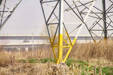 電気伝達ケーブル タイプのための穏やかな鋼鉄ASTM A36 230KV角度の鋼鉄タワー